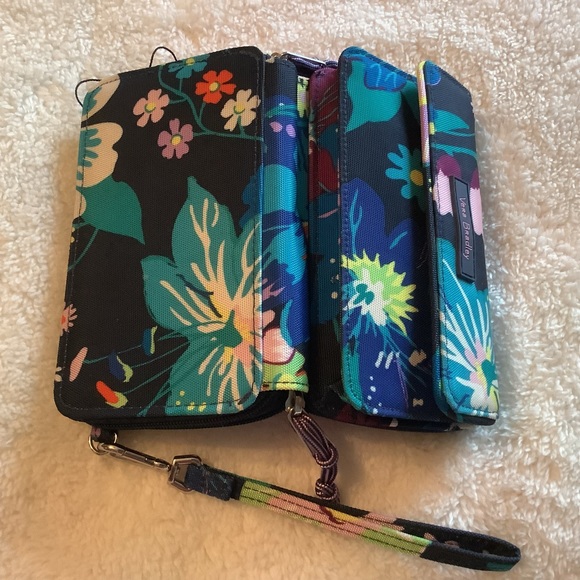 SoldVera Bradley RFID Lighten Up All In One Wallet - Picture 5 of 12